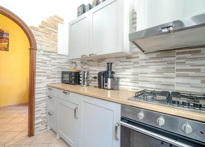 Apartman Guesthost - La Fortuna Roomy & Panoramic Balcony Genova