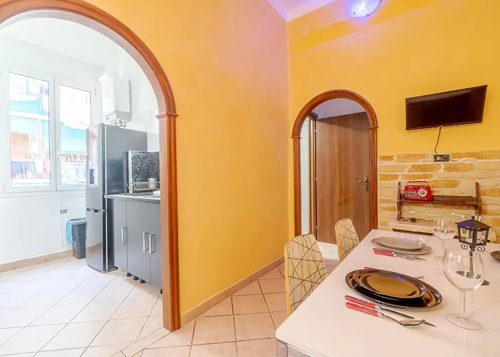 Guesthost - La Fortuna Roomy & Panoramic Balcony Apartman Genova