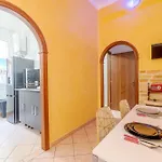 Guesthost - La Fortuna Roomy & Panoramic Balcony Daire Cenova